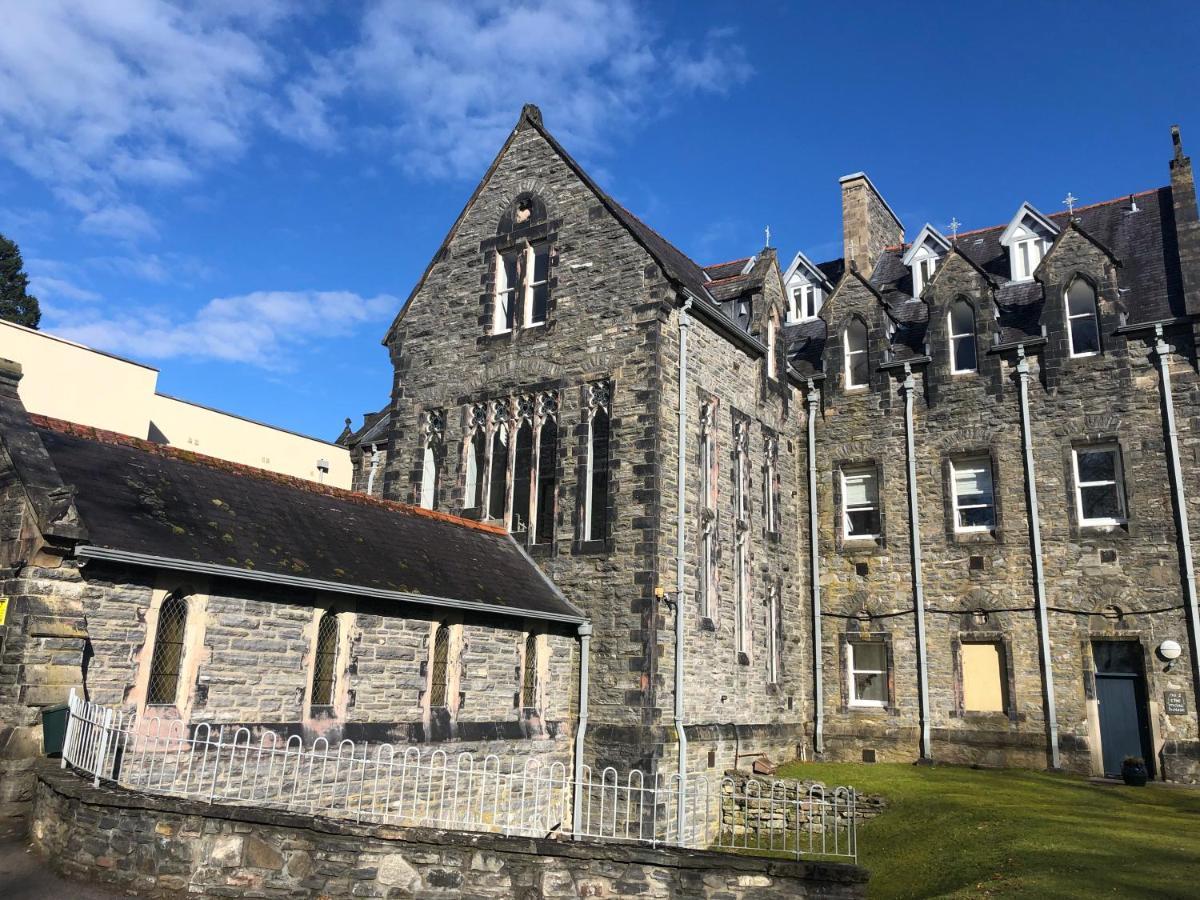 Loch Ness Moat House Apartments Fort Augustus Exterior photo